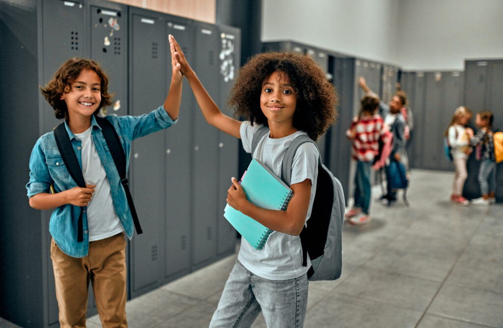 incentivar o ensino bilíngue nas escolas